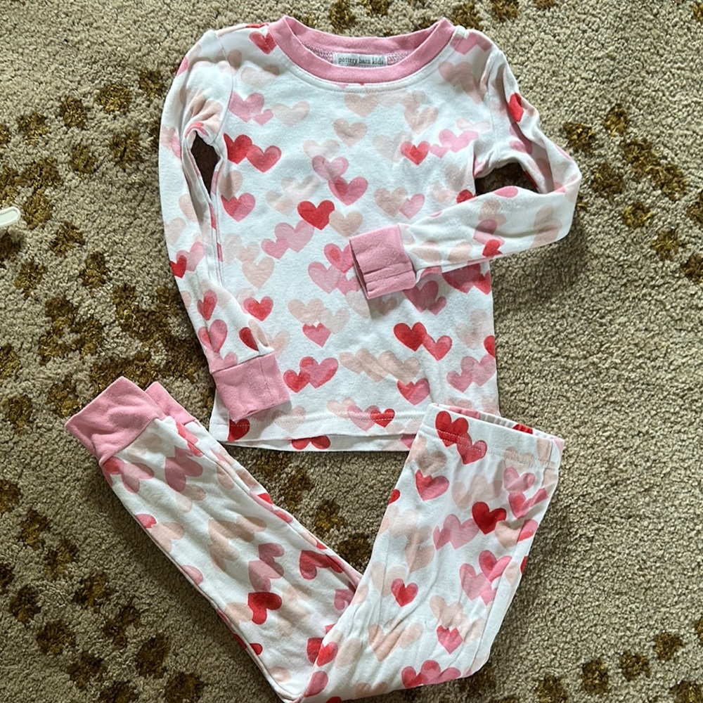 Pottery barn watercolor Heart Patterned Kids Pajama set size 3t